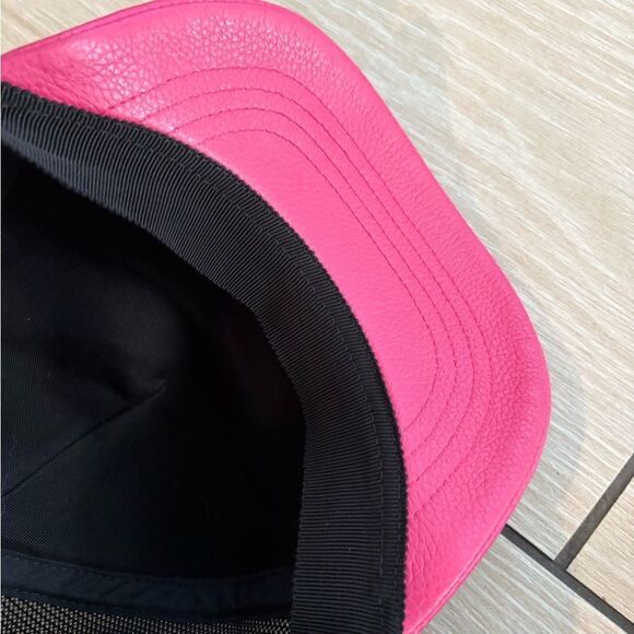 Brand new Gucci Vibrant Pink and Black Logo Cap with dustbag and box